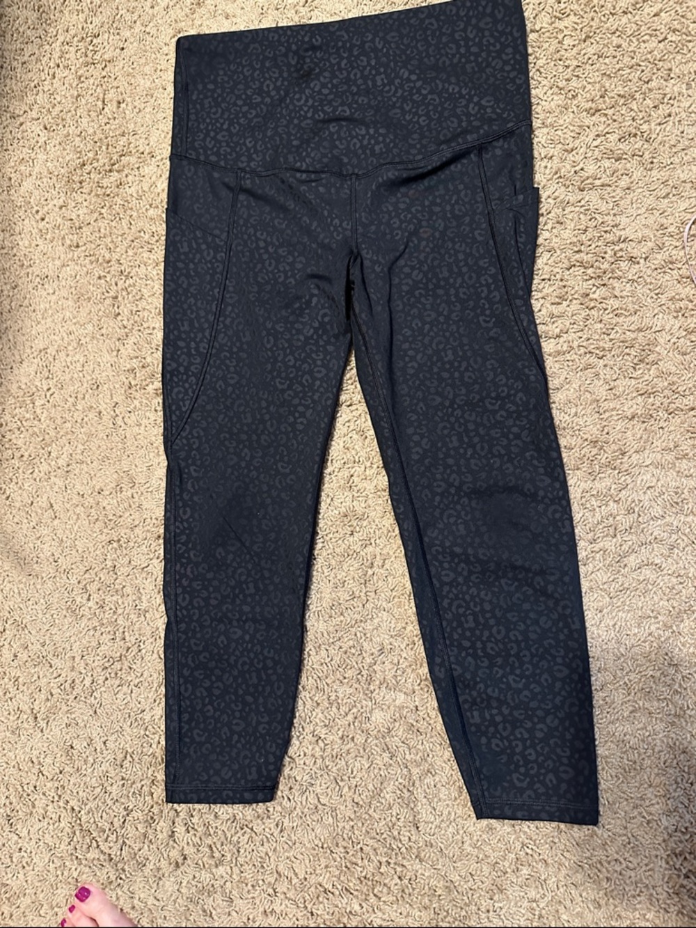 GAP Black out Leopard-Print maternity leggings